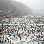 Menjelajah Tradisi Unik Memancing Ikan Di Atas Es Hwacheon