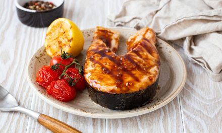Steak Salmon Lezat Ala Restoran, Ini Dia 5 Cara Buatnya!
