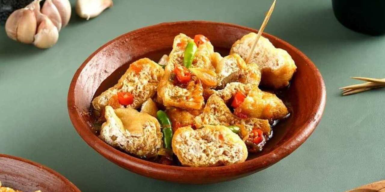 Bukan Jajanan Biasa! Tahu Gejrot Cita Rasa Pedas, Manis & Gurih