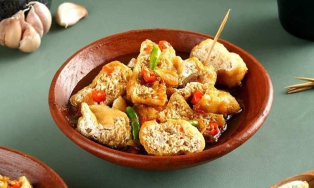 Bukan Jajanan Biasa! Tahu Gejrot Cita Rasa Pedas, Manis & Gurih