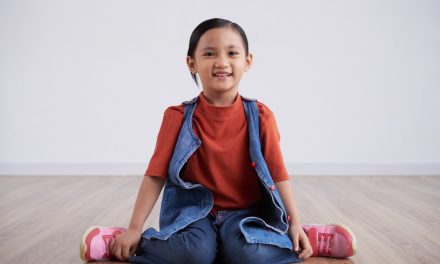 Duduk Posisi W Bisa Menghambat Perkembangan Otot Kaki